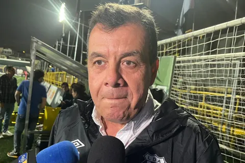 Marco Vásquez cuestiona el criterio del VAR tras el empate de Alajuelense: “Estamos siendo afectados y no se vale”