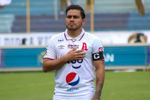 Fito Zelaya tuvo que salir de El Salvador