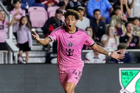 David Ruiz con la camiseta del Inter Miami mientras se lamenta.