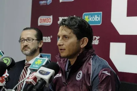 Ruta hacia la remontada: Ex técnico de Saprissa asume desafío ante Philadelphia