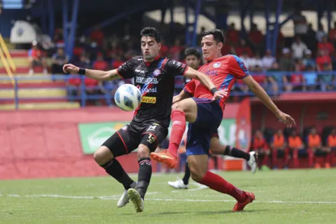 El delantero que deja Municipal para convertirse en nuevo futbolista de Xelajú.