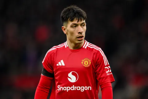 “Esperábamos más”: Lisandro Martínez apunta a la dirigencia del Manchester United por los fichajes
