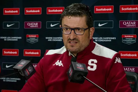 Fichaje inesperado: Iñaki Alonso, ex DT de Saprissa, regresa a Costa Rica