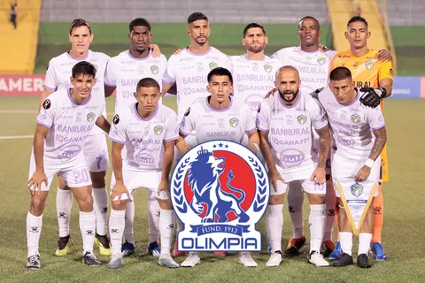 Ronald González en vilo: Comunicaciones está cerca de fichar a un reconocido campeón con Olimpia