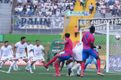 Municipal toma nota: Comunicaciones recibe una mala noticia a días del Clásico 334