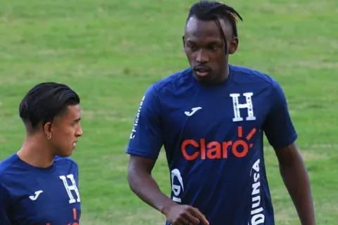 Chirinos se puso la H y se tomó foto con el futuro de Honduras