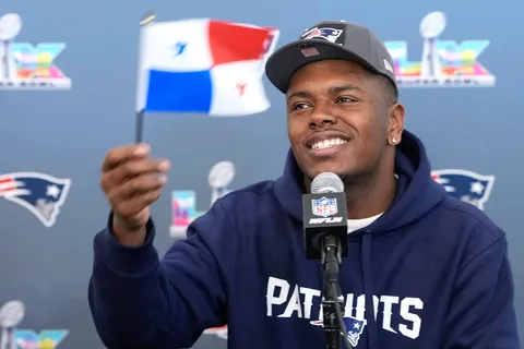 Quién es Jaylinn Hawkins, el jugador de los Patriots que lleva la bandera de Panamá en el Super Bowl LX