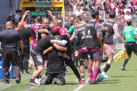 Saprissa calienta la final.