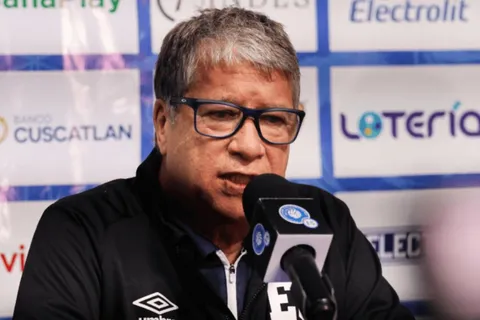"Seguí festejando en Panamá": Bolillo Gómez recibe fuerte señalamientos luego de fracasar con El Salvador en la Eliminatoria Mundialista