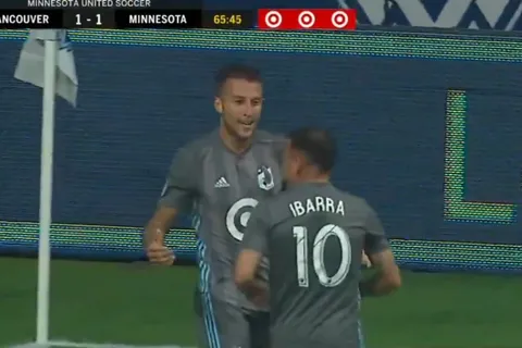 Francisco Calvo anota golazo de palomita en la MLS