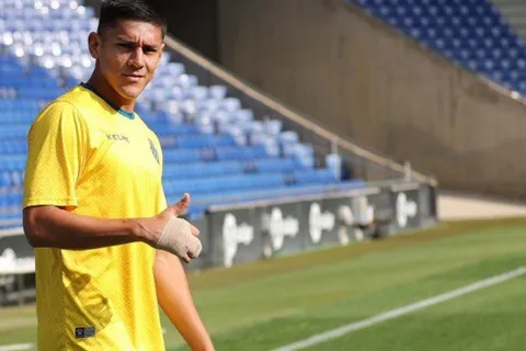 Oscar Duarte regresó lesionado y se perderá el duelo con Levante