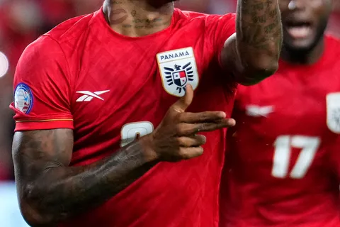 Tiene 30 años, jugó la Copa Oro con Panamá y ahora sorprendió a todos al fichar por un exótico equipo
