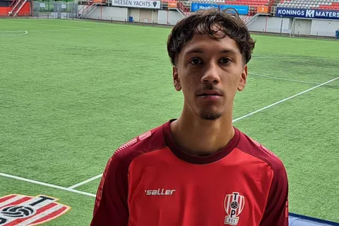 Enrico Dueñas juega poco en la Segunda División de Países Bajos. (Foto: X)