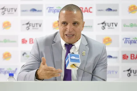 Erick Lonnis contó el importante trabajo que hacen en Saprissa.