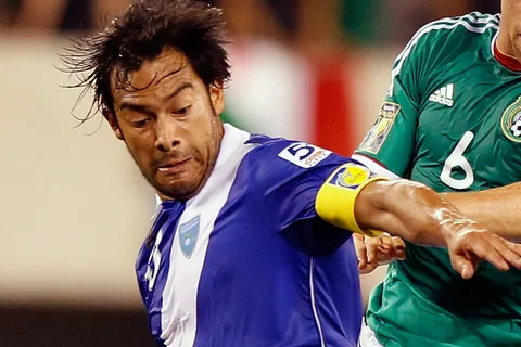 El regreso de la leyenda: se confirma que Carlos Ruiz volverá a jugar en Guatemala