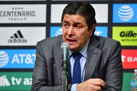 Luis Fernando Tena toma nota: joya de Guatemala volvió de Europa y anotó un doblete en México.