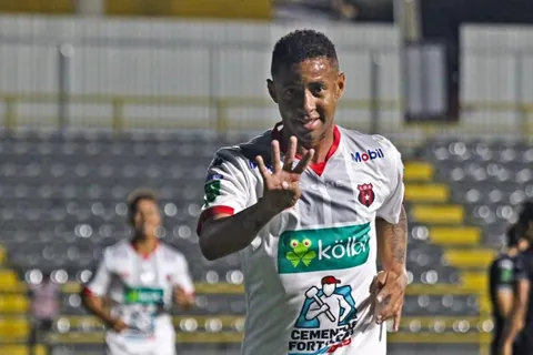 Gabriel Torres debutó con gol en Alajuelense con un dorsal particular [VIDEO]
