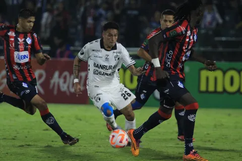 Cartaginés le aguó la fiesta a Comunicaciones y sigue con vida en el repechaje (VIDEO)