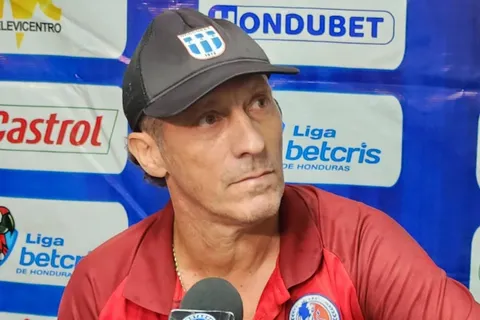 Pedro Troglio asegura que los periodistas son injustos con Olimpia