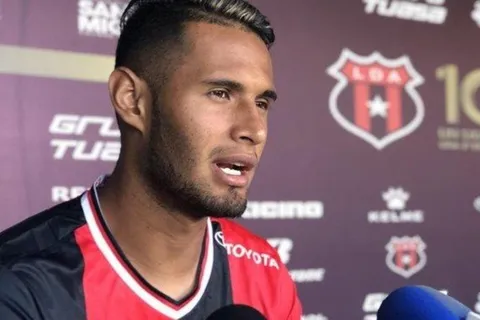 Alex López responde a las críticas: "Hubiera sido fácil irme"