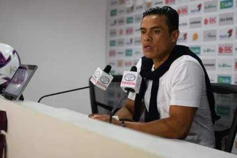 Wálter Centeno busca más refuerzos sobre el final del mercado de pases