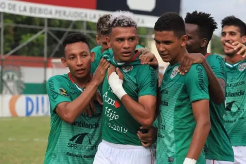 Kervin Arriaga negocia con un equipo de la MLS