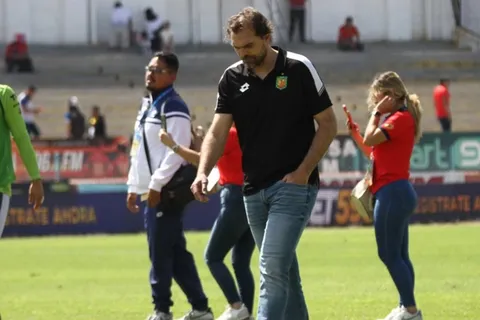 Andrés Carevic fue despedido del Deportivo Cuenca.