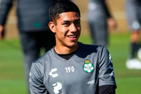 Omar Campos: de trabajar como repartidor de comida a ser una opción en la Selección de México