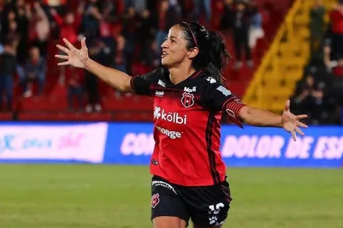 ¡Leyenda de Centroamérica! Shirley Cruz anunció su retiro del fútbol