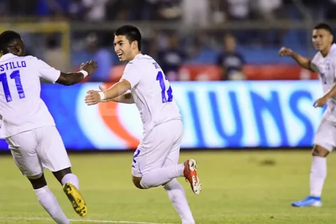 Honduras derrota categóricamente 4-0 a Trinidad &amp; Tobago