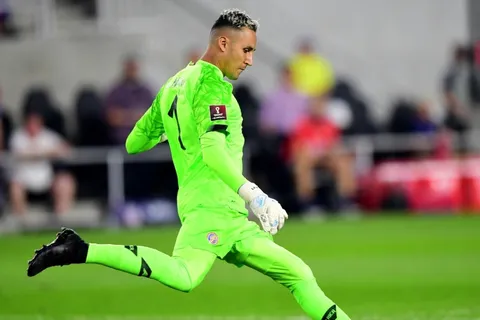 Las cámaras van de Keylor a Donnarumma con cada gol que recibe el PSG