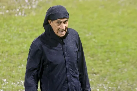 Alexandre Guimarães protagonizó una insólita situación.