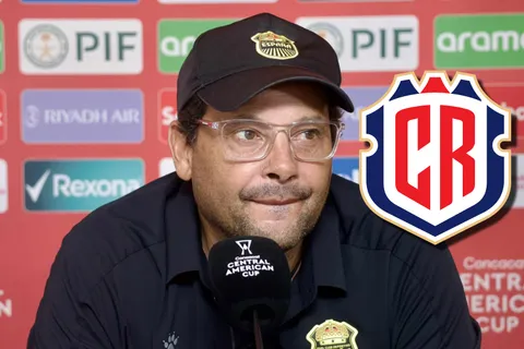 Jeaustin Campos le lanza un guiño a la Sele. (Foto: Diario Diez)