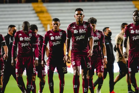 Futbolista de Saprissa pide irse.
