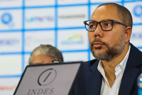 Piden ayuda a Bukele: Jugadores de un histórico de El Salvador esperan que les paguen su sueldo