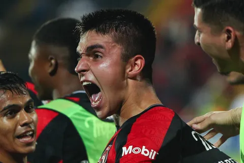 "De exportación": la definición sobre Santiago van der Putten que preocupa a Alajuelense