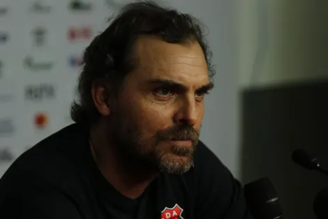 Andrés Carevic no es más entrenador de Alajuelense. (Foto: ESPN)