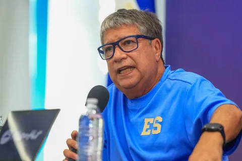 El Bolillo Gómez recibe la noticia que tanto esperaba de El Salvador previo a enfrentar a República Dominicana