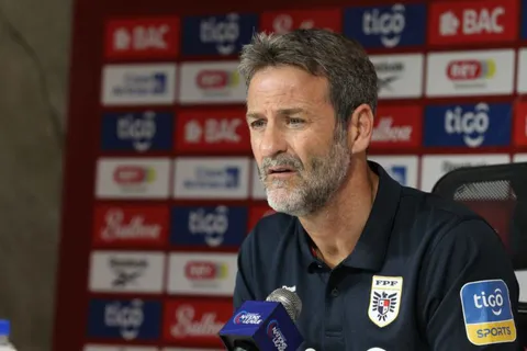 Jugador de Panamá que no cuenta con la confianza de Thomas Christiansen cerca de fichar por un gigante de Sudamérica