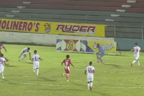 Vida y Olimpia empataron 0-0 con una gran actuación de Edrick Menjivar
