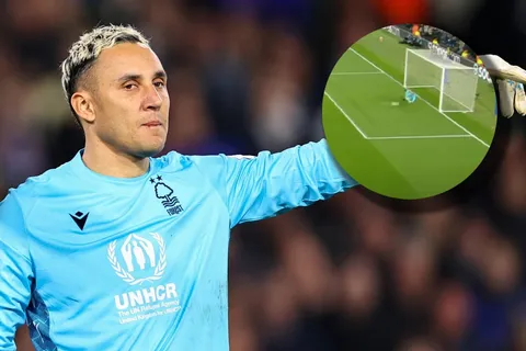 El error de Keylor Navas que le costó la derrota al Nottingham Forest (VIDEO)