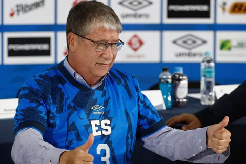 ¡Lo celebra el Bolillo! Legionario de El Salvador da el salto que tanto se esperaba en su equipo