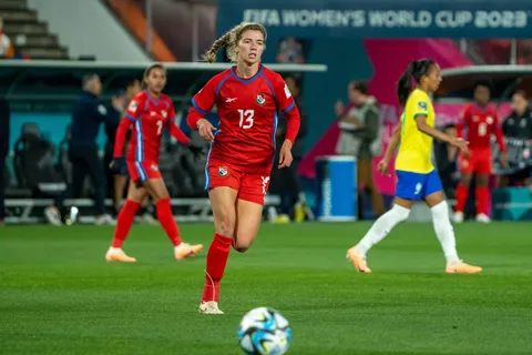 Riley Tanner juega con Panamá.