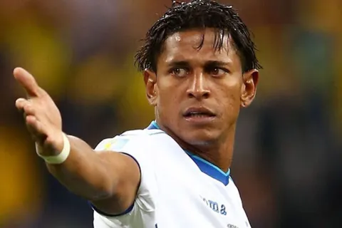 Carlo Costly a punto de impactar a Honduras fichando por impensado club a sus 43 años: "No podemos dejarlo ir"