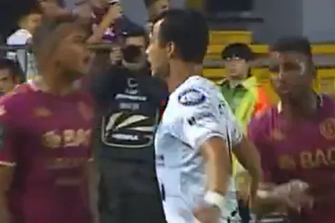 Se dijeron de todo: el cruce caliente del Cubo Torres y dos figuras de Saprissa que encendió el regreso de Vladimir Quesada