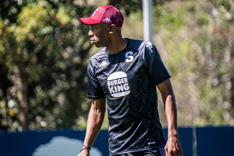 Wanchope saca la escoba: el DT de Saprissa les muestra la salida a siete jugadores morados
