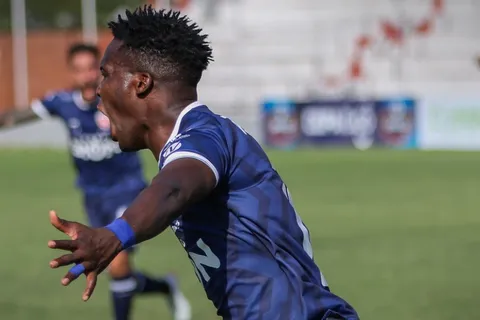 Rubilio Castillo vuelve a anotar para Royal Pari