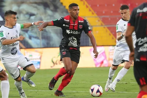 Marcel Hernández está a un triplete de igualar un récord