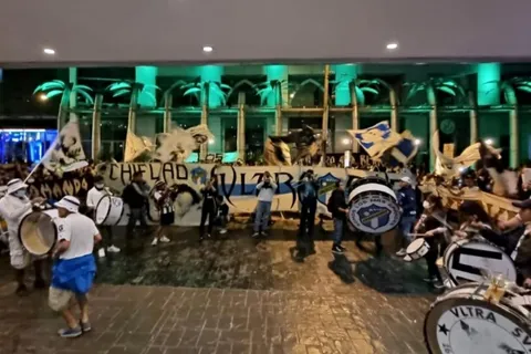 ¡Banderazo crema! Los aficionados de Comunicaciones en la previa contra contra el New York City