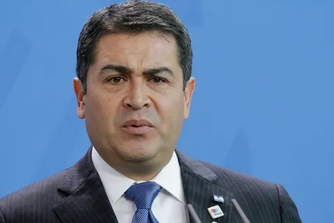 Juan Orlando Hernández da positivo de coronavirus